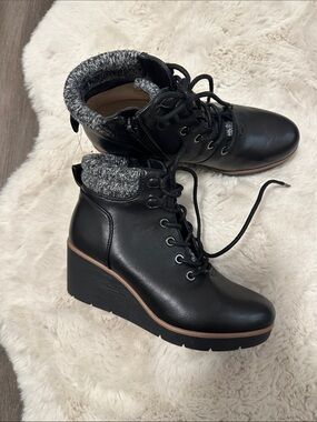 SOUL Naturalizer Atlas ankle boots size 6